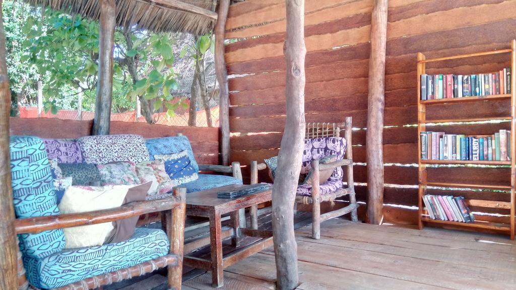 Twisted Palms Lodge & Restaurant Bwejuu Ngoại thất bức ảnh
